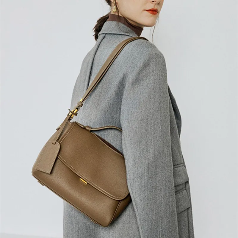Niche Design New Autumn And Winter Work Tote Bag Shoulder Messenger Portable Commuter Women's Bag
Niche Design New Autumn And Winter Work Tote Bag Shoulder Messenger Portable Commuter Women's Bag