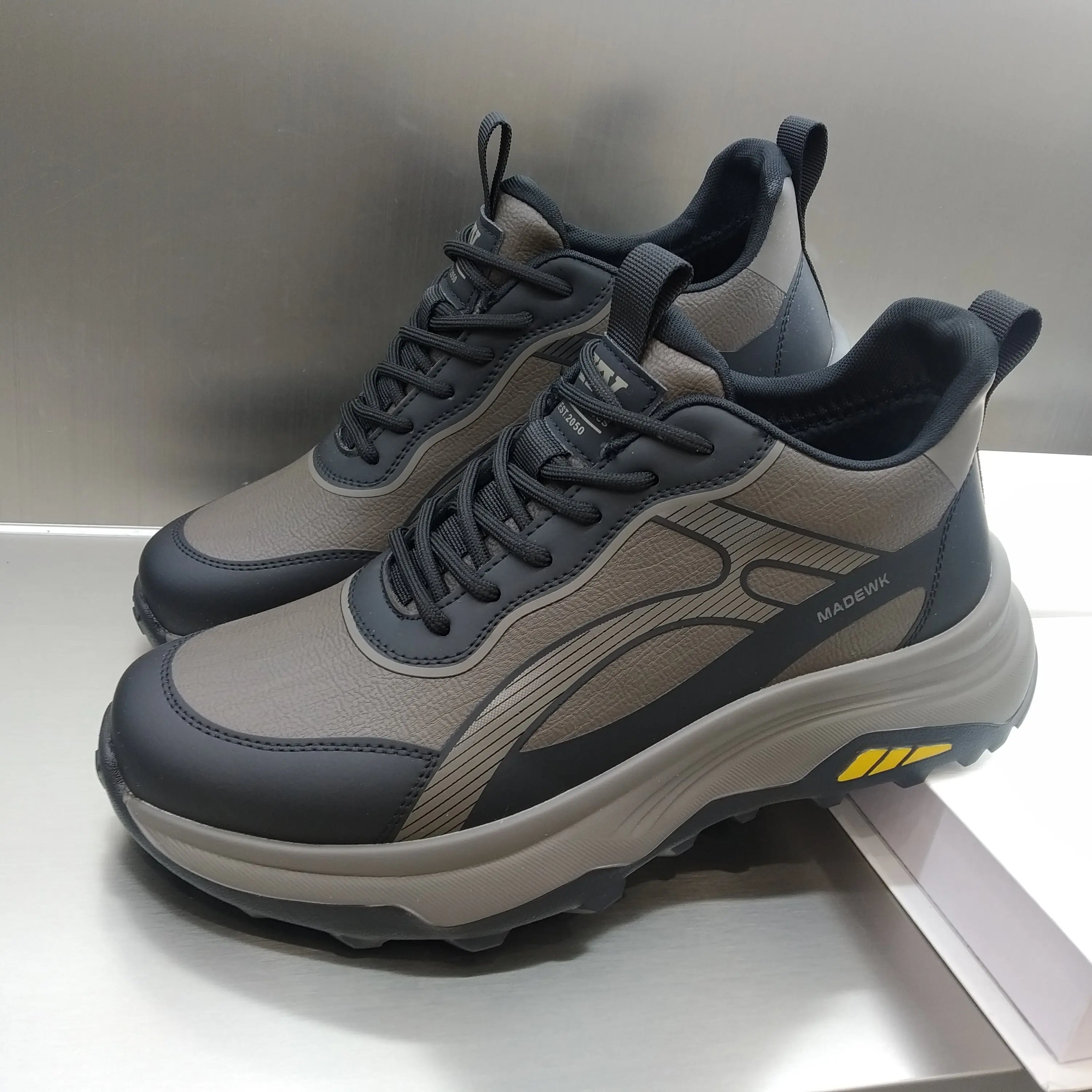 Aulong Men's Winter Warm Fce Lined Soft Bot Genuine Leather Sport Casual oes Thi Sole Comfortable All Season Footwear
Aulong Men's Winter Warm Fce Lined Soft Bot Genuine Leather Sport Casual oes Thi Sole Comfortable All Season Footwear