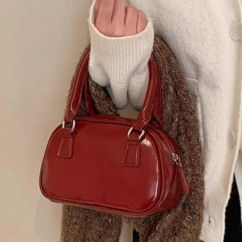 Red Portable Small Square Bag Women's 2025 New Fashion and Popular Versatile Textured Messenger Bag Bags for Women
Red Portable Small Square Bag Women's 2025 New Fashion and Popular Versatile Textured Messenger Bag Bags for Women