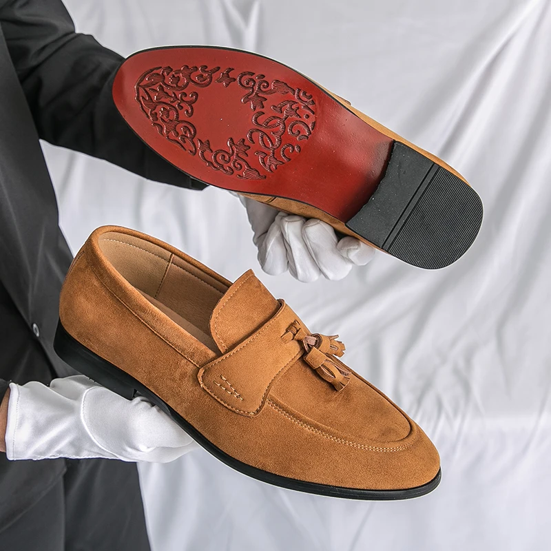 Корейские модные замшевые туфли-бобы, 2025 г., ленивые повседневные туфли на одной ноге, туфли Su Lefu, мужские деловые модельные туфли
Корейские модные замшевые туфли-бобы, 2025 г., ленивые повседневные туфли на одной ноге, туфли Su Lefu, мужские деловые модельные туфли