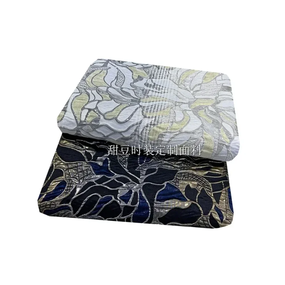 Золотая цветочная пряжа, окрашенная жаккардовая ткань, костюм, пальто, модная ткань, элегантный абстрактный комплект ветровки для шитья платья своими руками на метр
Золотая цветочная пряжа, окрашенная жаккардовая ткань, костюм, пальто, модная ткань, элегантный абстрактный комплект ветровки для шитья платья своими руками на метр