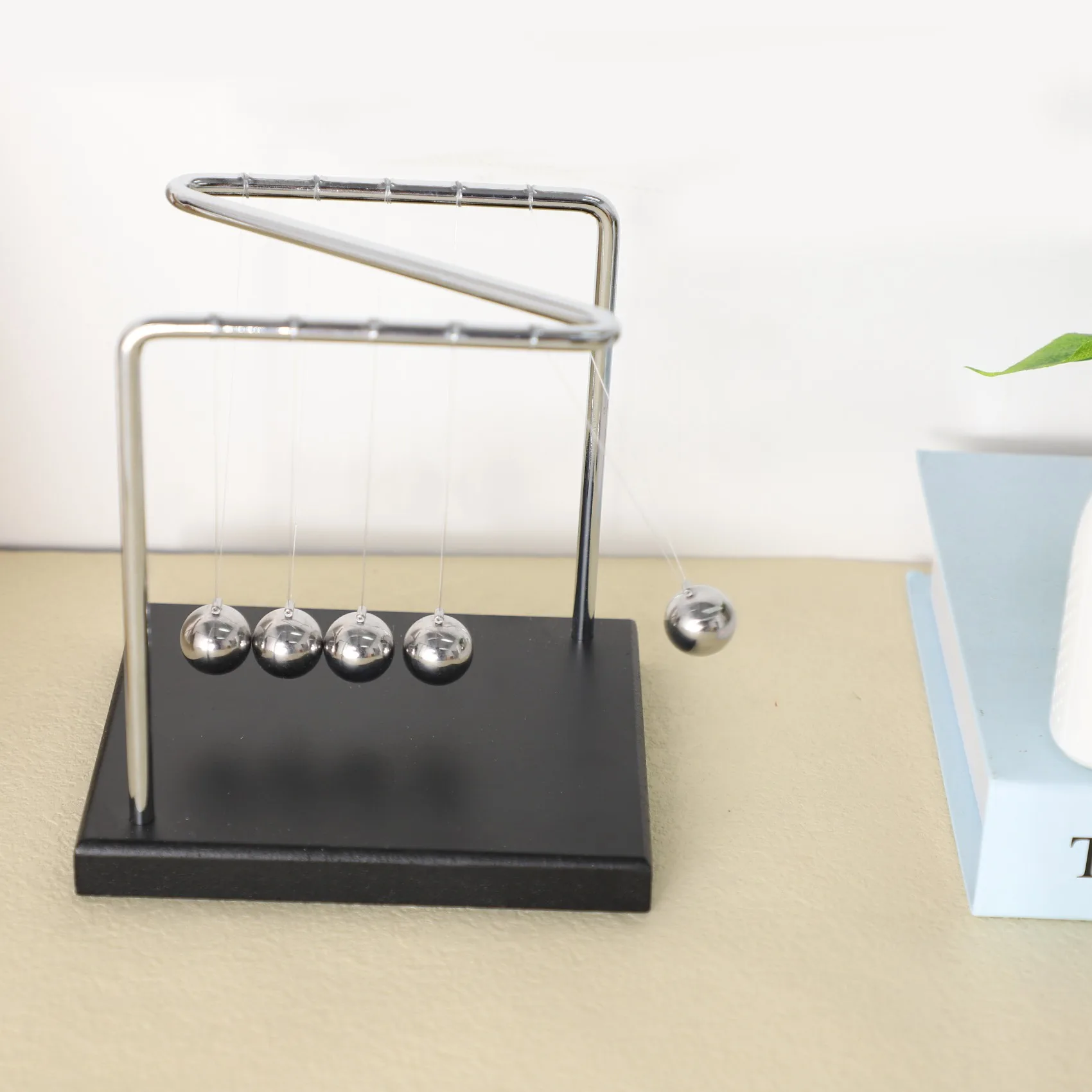 SLQZT Cradle Physics Pendulum Science Z-Type Wood 's Cradle Art In Motion Balance Ball Wave Desk Ornament Educational Toy
SLQZT Cradle Physics Pendulum Science Z-Type Wood 's Cradle Art In Motion Balance Ball Wave Desk Ornament Educational Toy