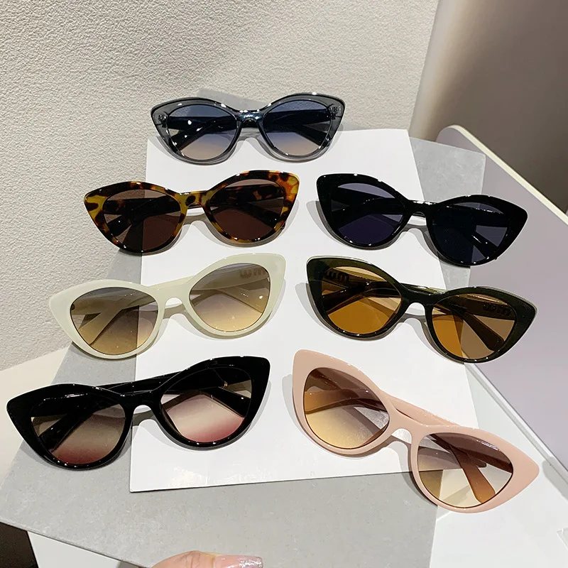 New Fashionable Cool Sunglasses for Women Luxury Brand Anti Strong Light Vintage Cat Eyes Sun Glasses Ladies Gafas UV400 Очки
New Fashionable Cool Sunglasses for Women Luxury Brand Anti Strong Light Vintage Cat Eyes Sun Glasses Ladies Gafas UV400 Очки