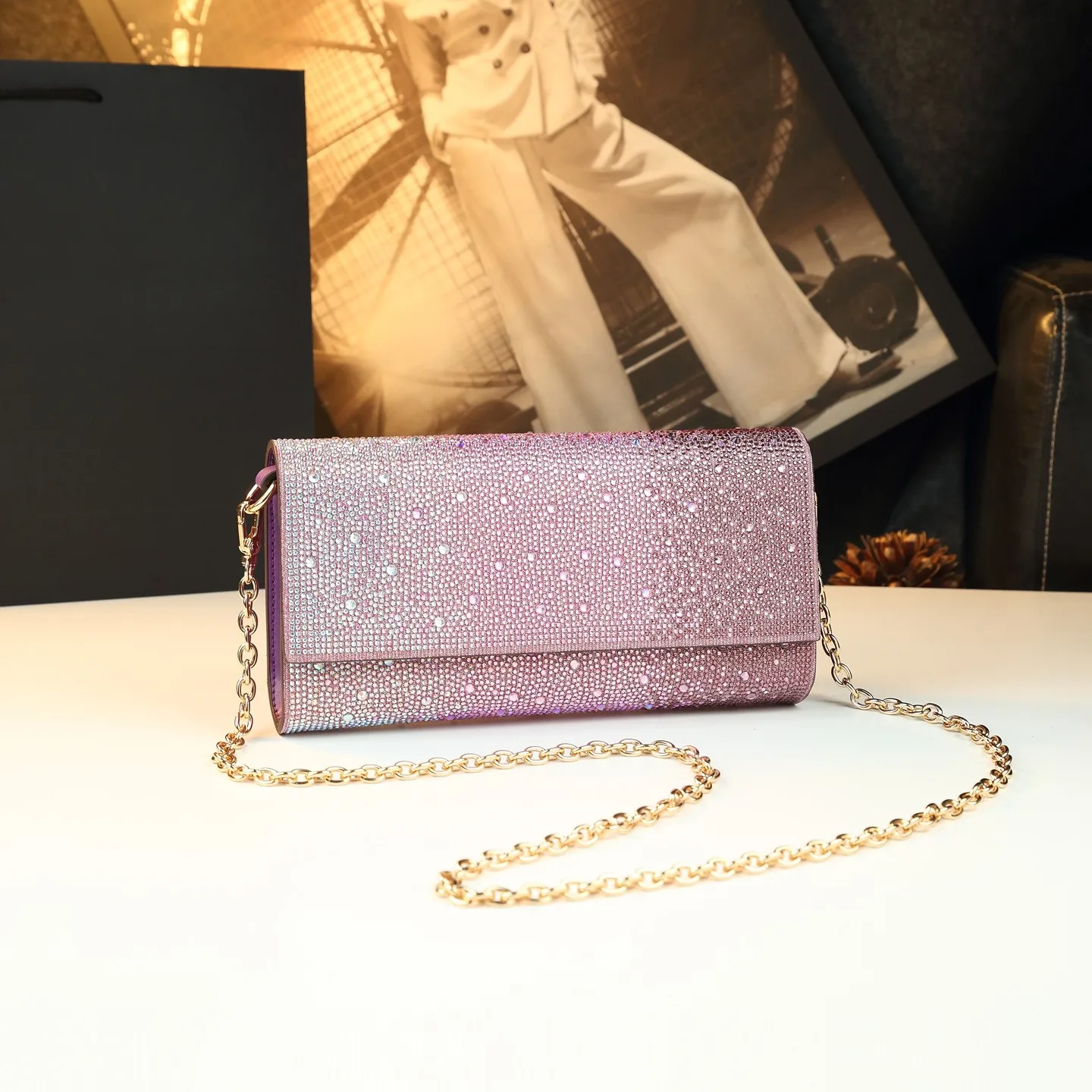 Новая женская сумка из натуральной кожи 2026 года: элегантный клатч, сумка через плечо, мессенджер, стильный клатч с цепочкой для торжественных мероприятий
Новая женская сумка из натуральной кожи 2026 года: элегантный клатч, сумка через плечо, мессенджер, стильный клатч с цепочкой для торжественных мероприятий