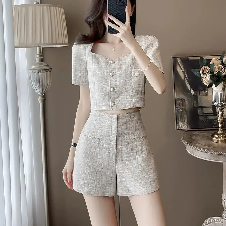 Wide Leg Shorts Set for Women in Summer High Waisted Fashionable Age Reducing and High-end Two-piece Set
Wide Leg Shorts Set for Women in Summer High Waisted Fashionable Age Reducing and High-end Two-piece Set