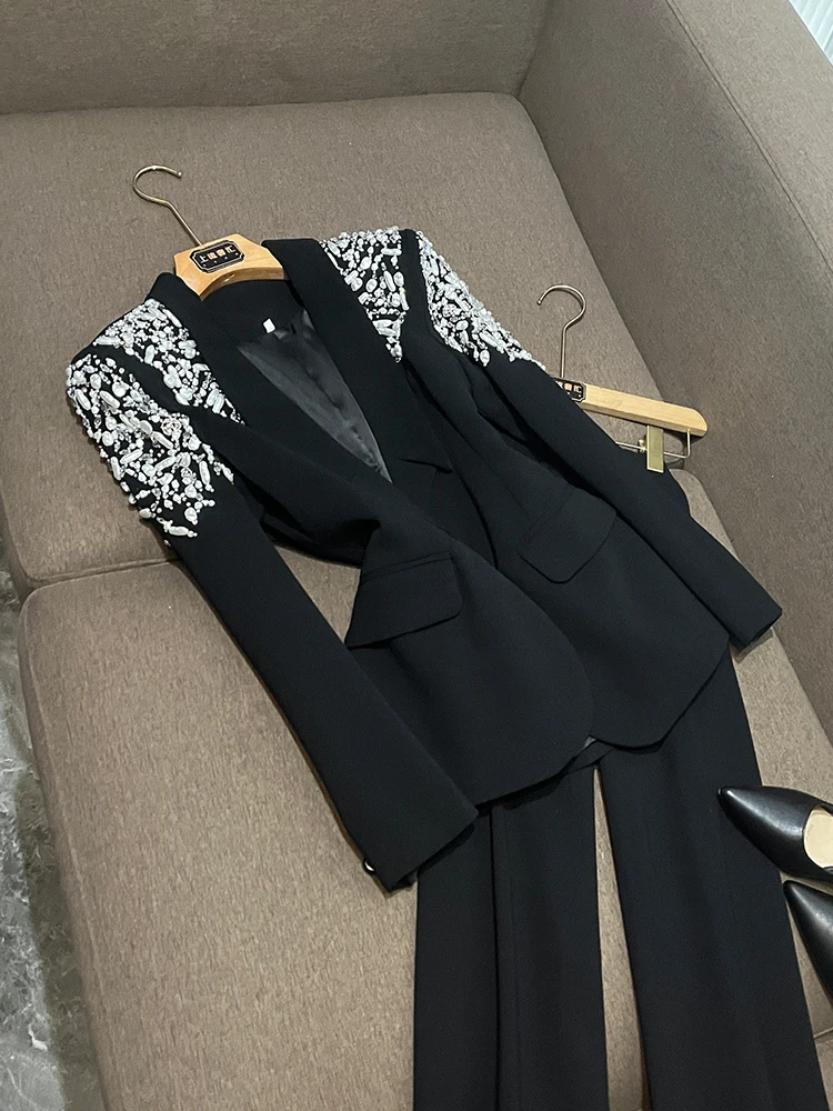 Комплект джата и брюк с одной пуговицей Heavy Embellied Diamond Celebri Faion New Sle Ele Ladylike Look Китайский производитель
Комплект джата и брюк с одной пуговицей Heavy Embellied Diamond Celebri Faion New Sle Ele Ladylike Look Китайский производитель