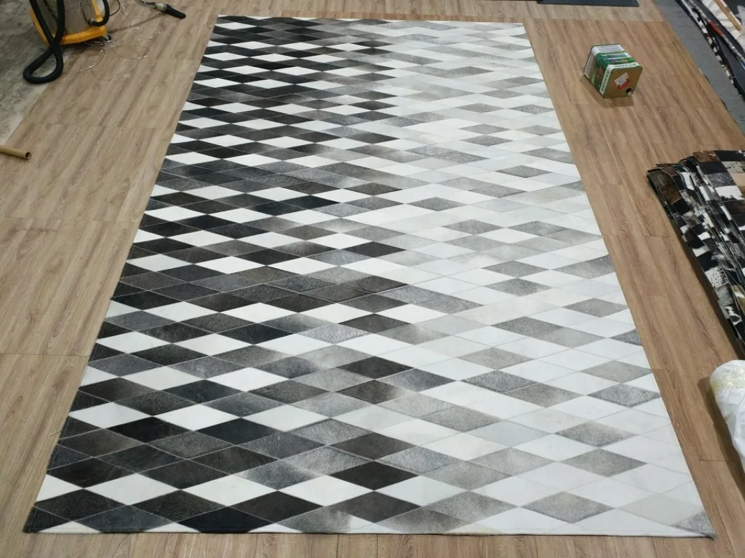 New American Luxury Cowhide Seam Striped Plaid Patch Work Rug Natural Milk Cowhide Rug Living Room Decoration Fur Floor Mat
New American Luxury Cowhide Seam Striped Plaid Patch Work Rug Natural Milk Cowhide Rug Living Room Decoration Fur Floor Mat