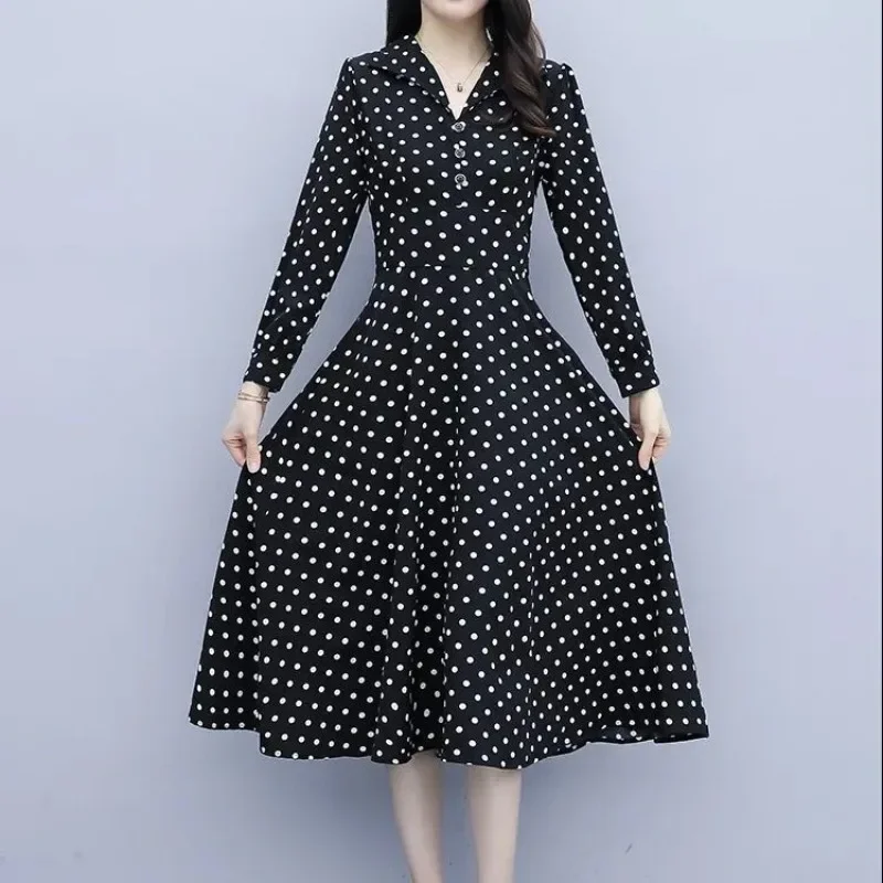 Polka Dot Women's Spring and Autumn Pullover V-neck New Patchwork Button Fashionable Slim Fit and Stylish Long Skirt Dress CY162
Polka Dot Women's Spring and Autumn Pullover V-neck New Patchwork Button Fashionable Slim Fit and Stylish Long Skirt Dress CY162
