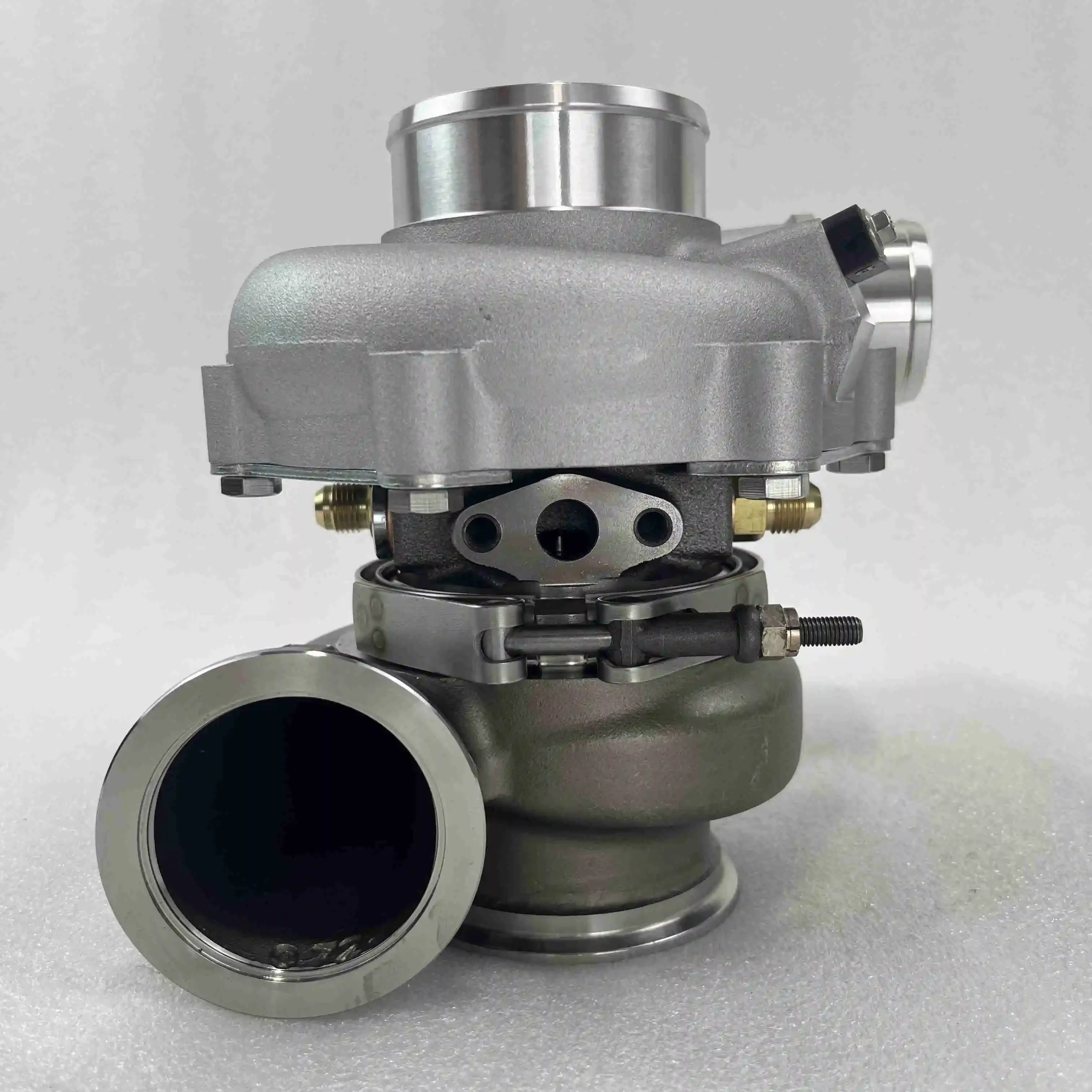 Standard Rotation G25-550 Turbocharger Assembly 871389-5004S A/R 0.72 V-band Stainless Steel Turbine Housing Without Wastegate
Standard Rotation G25-550 Turbocharger Assembly 871389-5004S A/R 0.72 V-band Stainless Steel Turbine Housing Without Wastegate