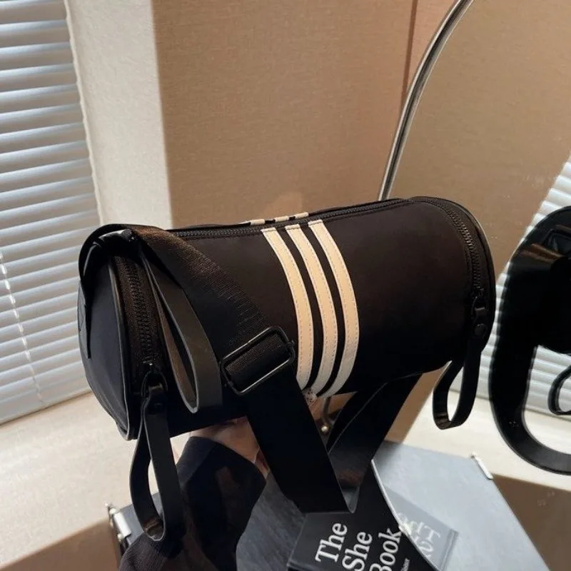 Потрясающая портативная стильная популярная сумка в стиле Майяра для работы под мышками, подходящая для посещения торгового центра
Потрясающая портативная стильная популярная сумка в стиле Майяра для работы под мышками, подходящая для посещения торгового центра