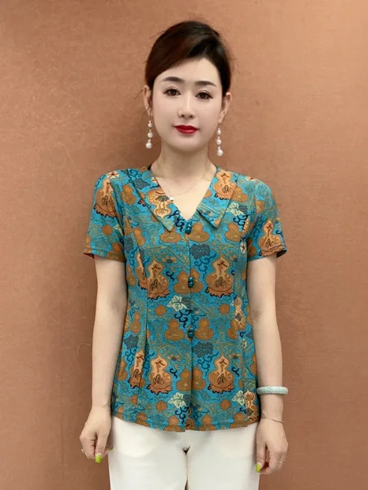 New Chinese Style Floral Print Short Sleeve T-Shirt Women's Turn-down Collar Lightweight Anti-aging Mid-aged Ladies Mom Cloth...
New Chinese Style Floral Print Short Sleeve T-Shirt Women's Turn-down Collar Lightweight Anti-aging Mid-aged Ladies Mom Cloth...