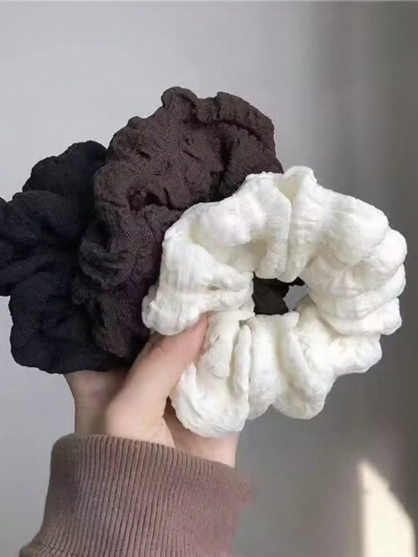 3pcs Satin Scrunchies, Korean Minimalist Hair Ties, High-Quality Hair Accessories For Buns, Scrunchy Hair Ties, Hair Bobbles, Casual Ponytail Head Accessories Elastic Band Hair Rubber Bands
3pcs Satin Scrunchies, Korean Minimalist Hair Ties, High-Quality Hair Accessories For Buns, Scrunchy Hair Ties, Hair Bobbles, Casual Ponytail Head Accessories Elastic Band Hair Rubber Bands