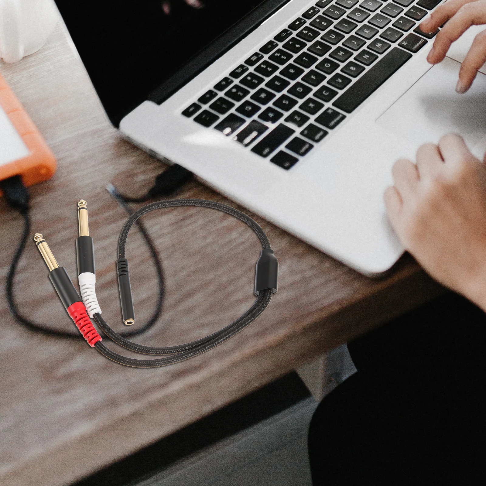 Dual 6.35mm Output Audio Splitter 3.5mm Input High Resolution Sound Gold Plated Connectors Stable Performance for Studio Use
Dual 6.35mm Output Audio Splitter 3.5mm Input High Resolution Sound Gold Plated Connectors Stable Performance for Studio Use