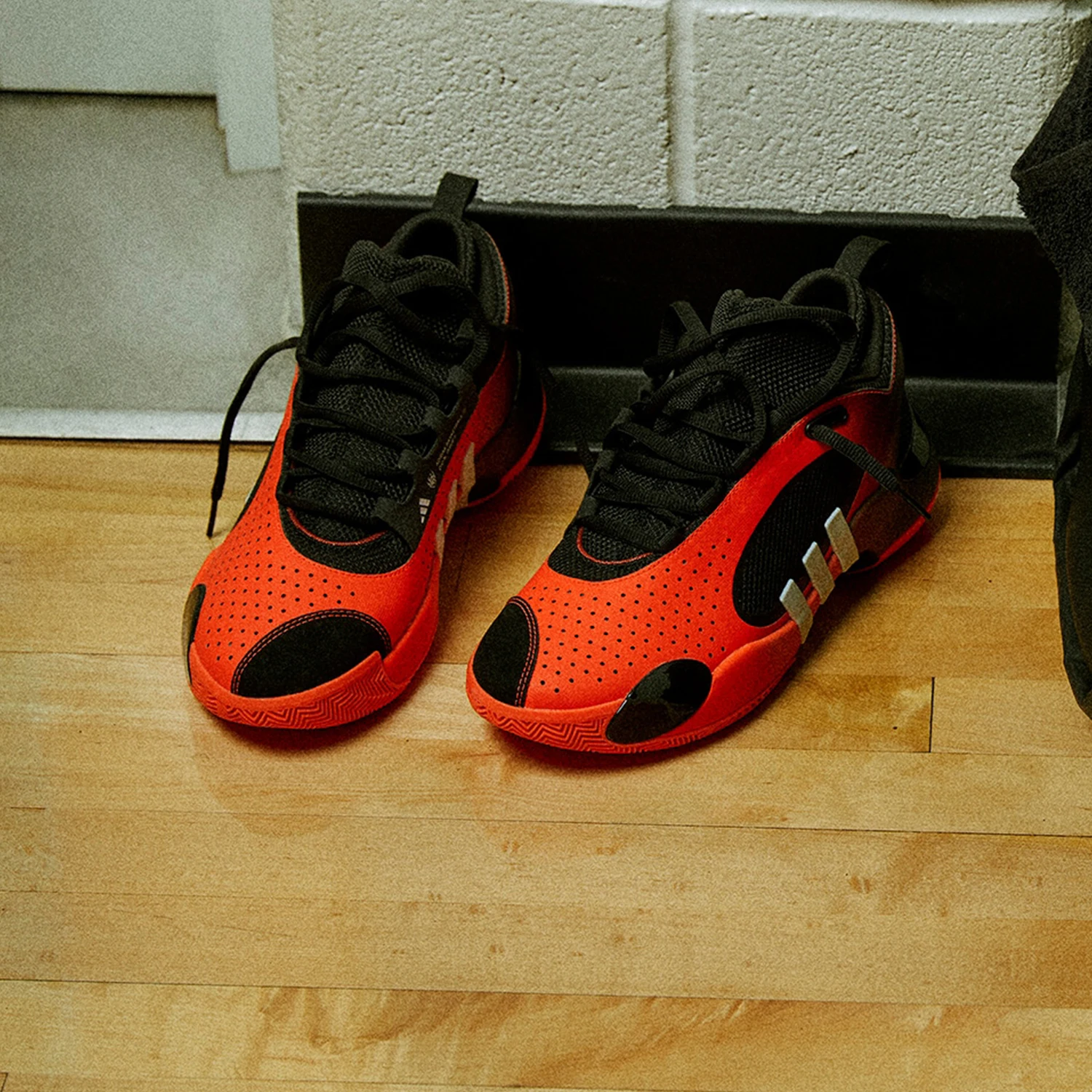 adidas D.O.N. ISSUE 5 Unisex Professional Basketball Shoes IE8326
adidas D.O.N. ISSUE 5 Unisex Professional Basketball Shoes IE8326