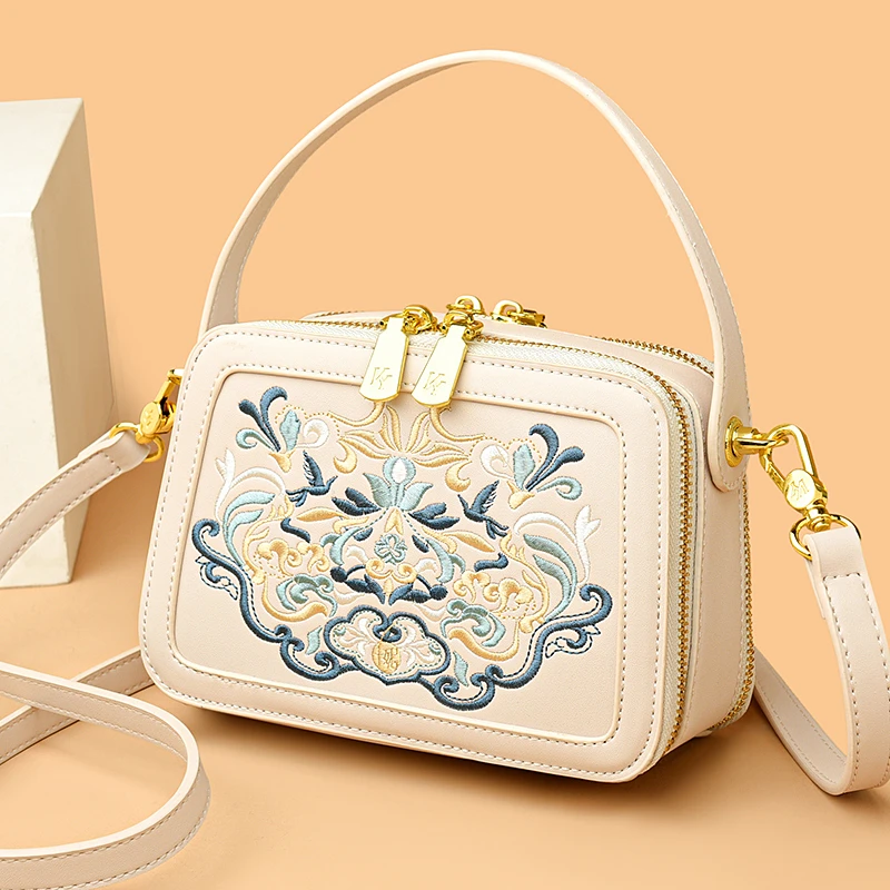 Fashion Floral Embroidery Handbag Women High Quality Leather Shoulder Bags Designer Ladies Small Crossbody Messenger Bag Female
Fashion Floral Embroidery Handbag Women High Quality Leather Shoulder Bags Designer Ladies Small Crossbody Messenger Bag Female
