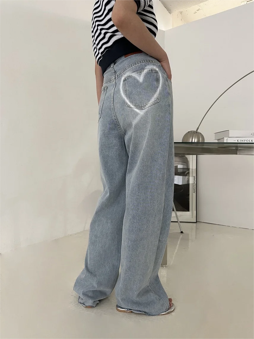Retro Washed High Waist Loose Straight Leg Jeans Women's Heart Graffiti Denim Pants Floor-Length Trousers with Frayed Hem
Retro Washed High Waist Loose Straight Leg Jeans Women's Heart Graffiti Denim Pants Floor-Length Trousers with Frayed Hem