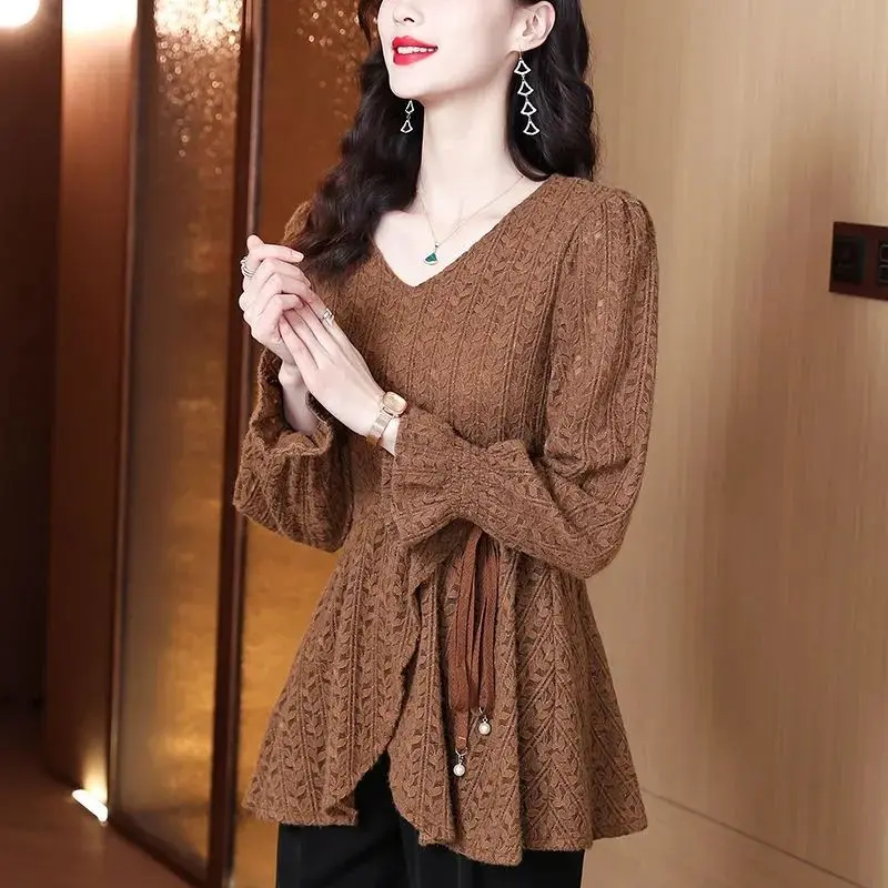 Slimming Lace Blouse Women's Base Shirt V-Neck Fashionable Outerwear Trendy Small Shirt Elegant Top Chinese Fabric
Slimming Lace Blouse Women's Base Shirt V-Neck Fashionable Outerwear Trendy Small Shirt Elegant Top Chinese Fabric