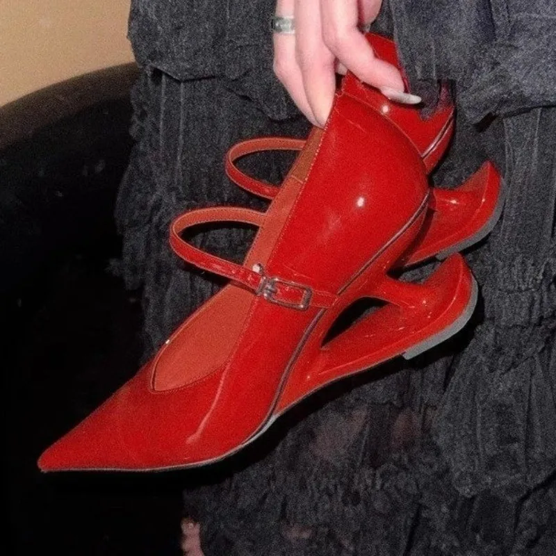 Large Size Temperament Pointed Suspension Irregular Heel Mary Jane High Heels for Women 2026 New Retro Pointed Single Shoes
Large Size Temperament Pointed Suspension Irregular Heel Mary Jane High Heels for Women 2026 New Retro Pointed Single Shoes