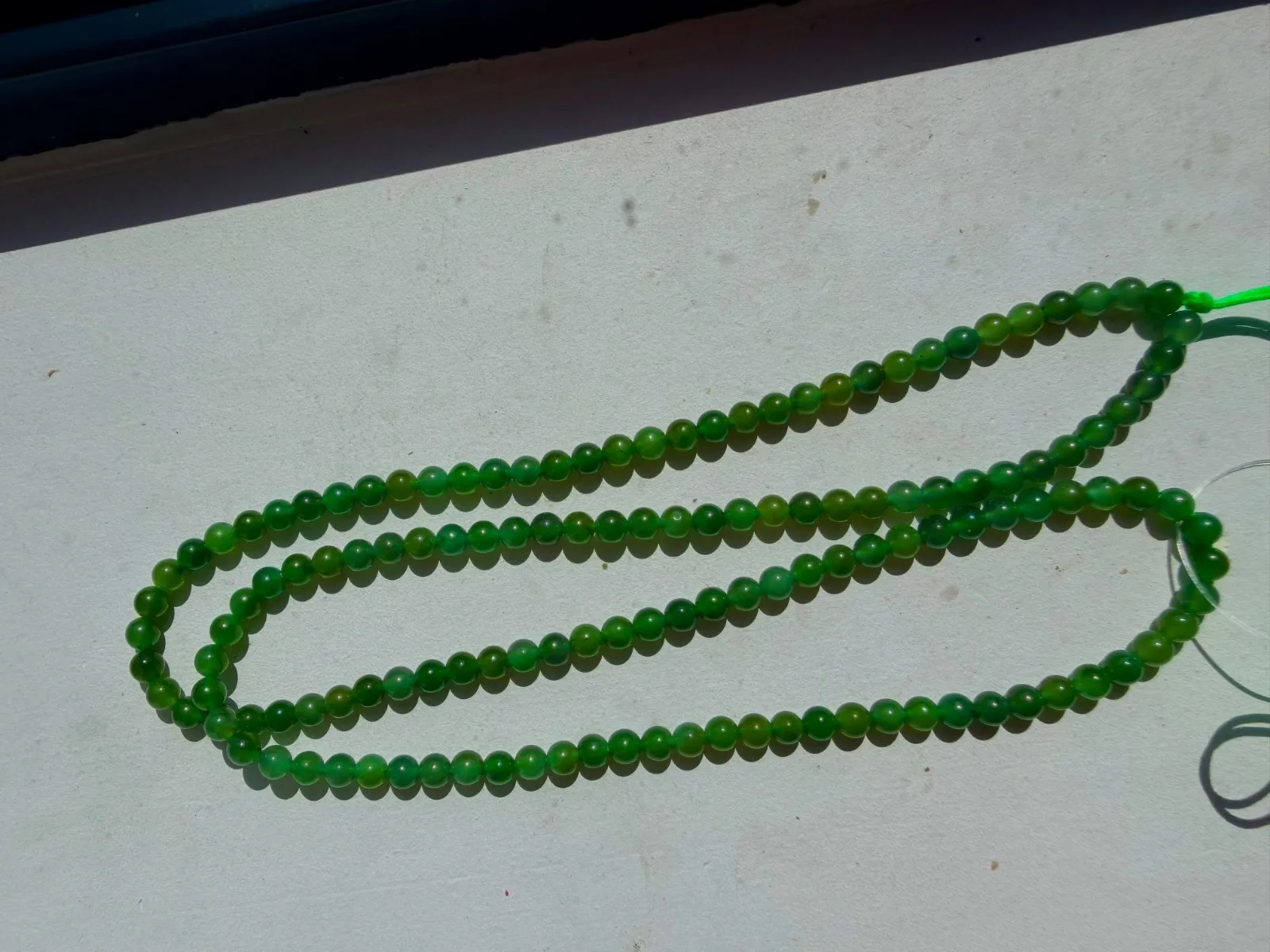AAA Hetian Jade Necklace 4m Russian Apple green translucent Hetian Jade Apple green
AAA Hetian Jade Necklace 4m Russian Apple green translucent Hetian Jade Apple green
