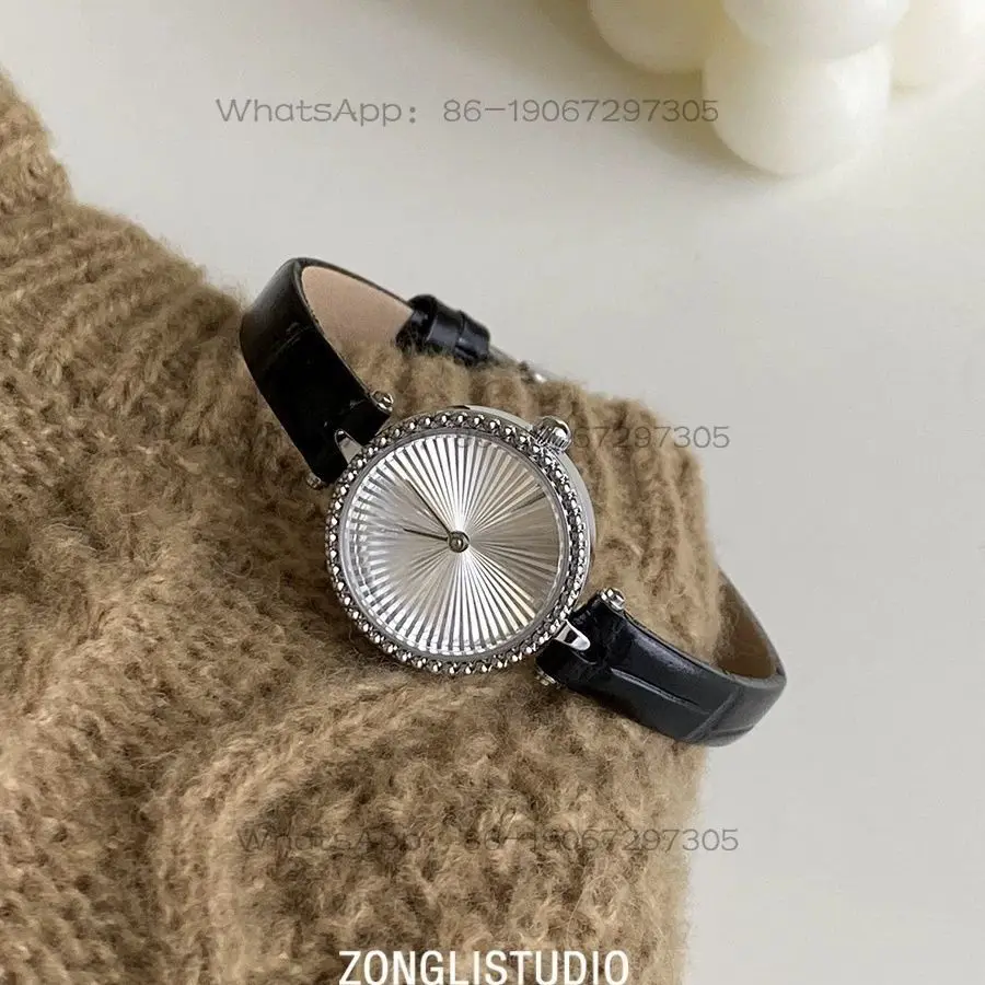 PEIYING genuine medieval style light luxury French niche high-end temperament versatile leather women's quartz watch
PEIYING genuine medieval style light luxury French niche high-end temperament versatile leather women's quartz watch