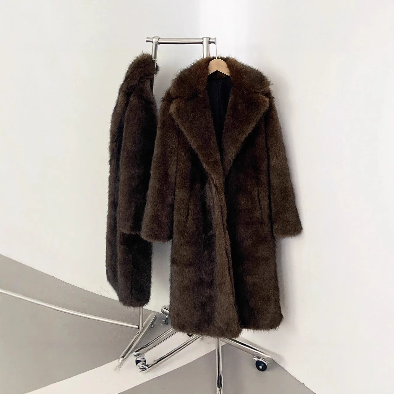Faux Fur Jackets Women Casual Fur Coats Solid Lapel Longline Pocket Long Sleeve Loose Fit Thick Warm Fur Open Stitch 2025 Autumn
Faux Fur Jackets Women Casual Fur Coats Solid Lapel Longline Pocket Long Sleeve Loose Fit Thick Warm Fur Open Stitch 2025 Autumn
