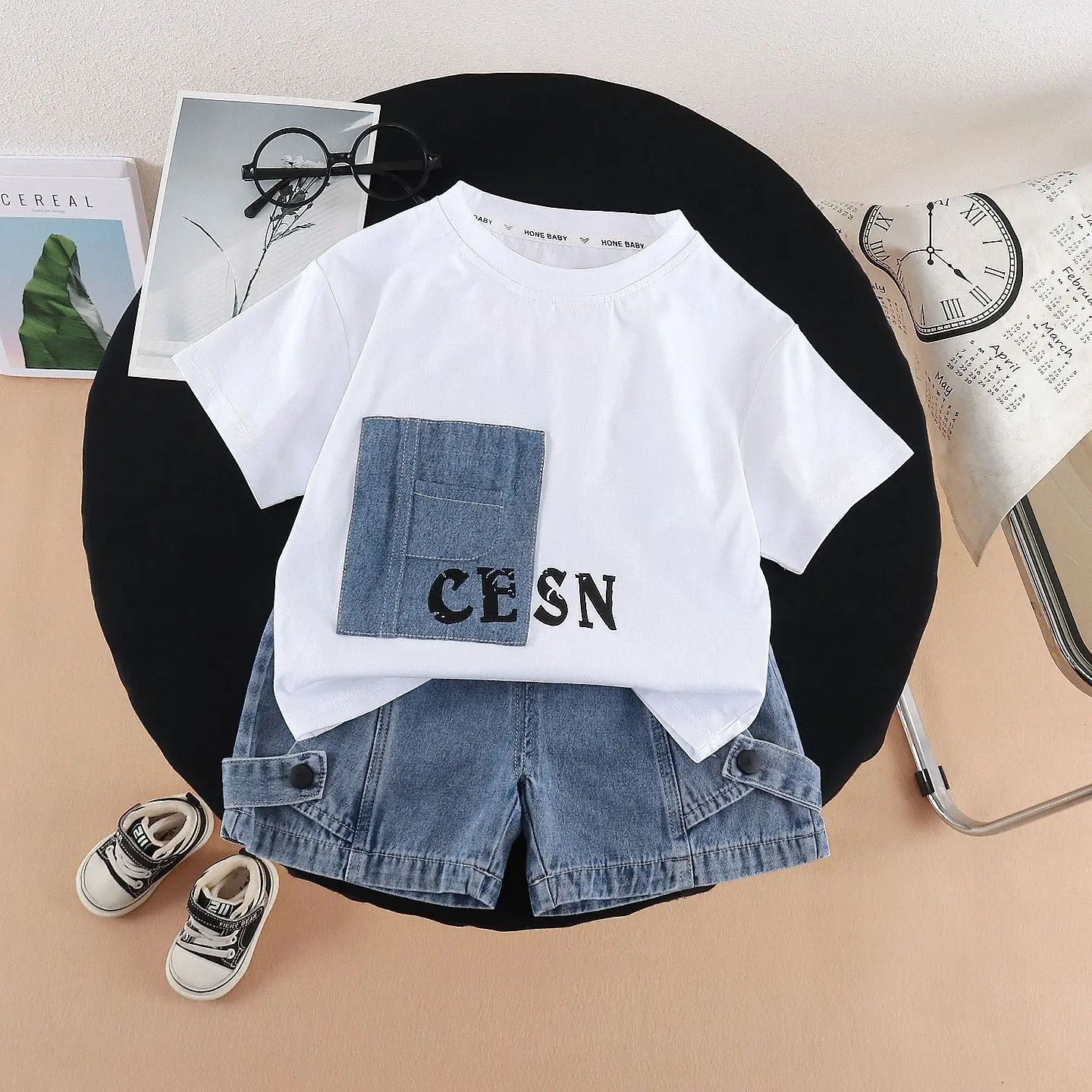 Toddler Boys Summer Outfits 2026 New Children's Casual Patch Letter Short Sleeve T-shirts Tops and Shorts 2 Piece Set Kids Suit
Toddler Boys Summer Outfits 2026 New Children's Casual Patch Letter Short Sleeve T-shirts Tops and Shorts 2 Piece Set Kids Suit