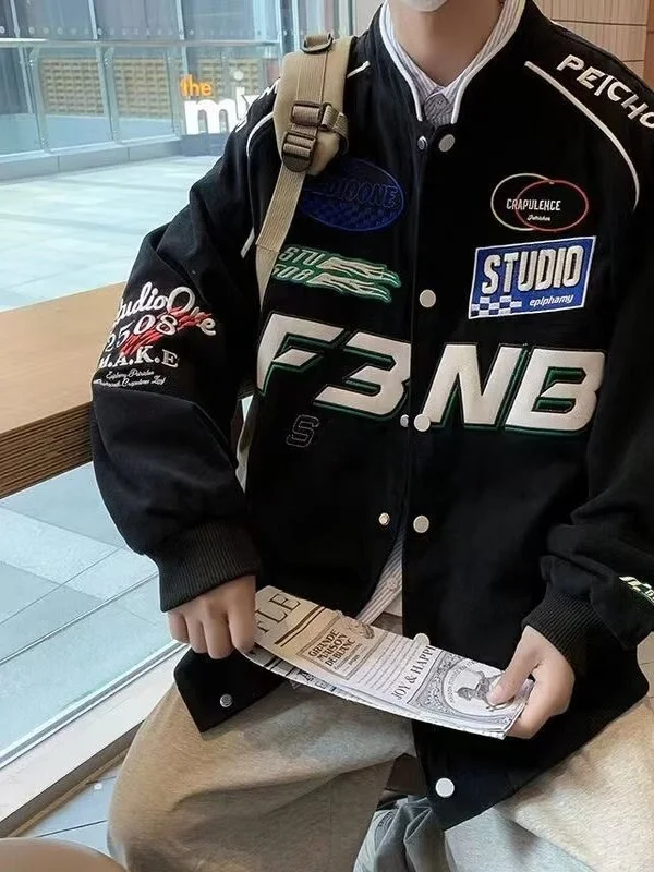 Свободный крой, вышитый мотоциклетный бейсбольный джет, мужской весенне-осенний модный пилотный джет, повседневный ветрозащитный полиэстер
Свободный крой, вышитый мотоциклетный бейсбольный джет, мужской весенне-осенний модный пилотный джет, повседневный ветрозащитный полиэстер