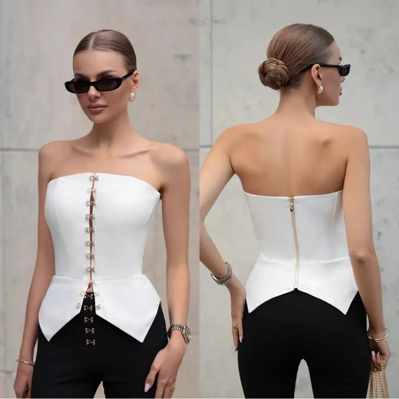 High Street Solid Color Metal Buckle Sleeveless Top Sexy Women's Slim Fit Strapless Top New Fashion Single Breasted Design Top
High Street Solid Color Metal Buckle Sleeveless Top Sexy Women's Slim Fit Strapless Top New Fashion Single Breasted Design Top