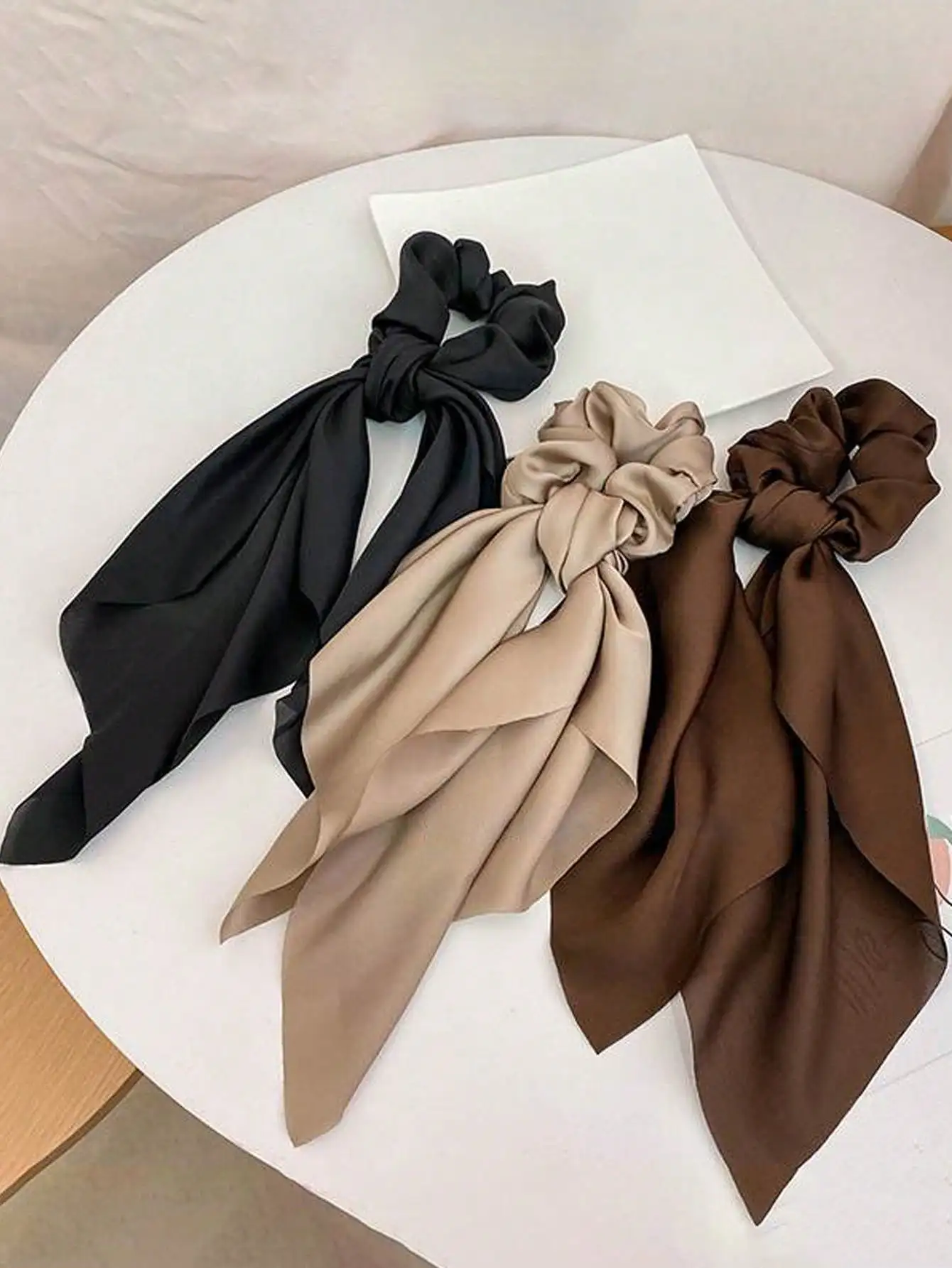 3pcs Women's Black, Khaki, Coffee Satin Ribbon Hair Scrunchies, Fashion Versatile Elegant Minimalist Plain Color Hair Accessorie
3pcs Women's Black, Khaki, Coffee Satin Ribbon Hair Scrunchies, Fashion Versatile Elegant Minimalist Plain Color Hair Accessorie