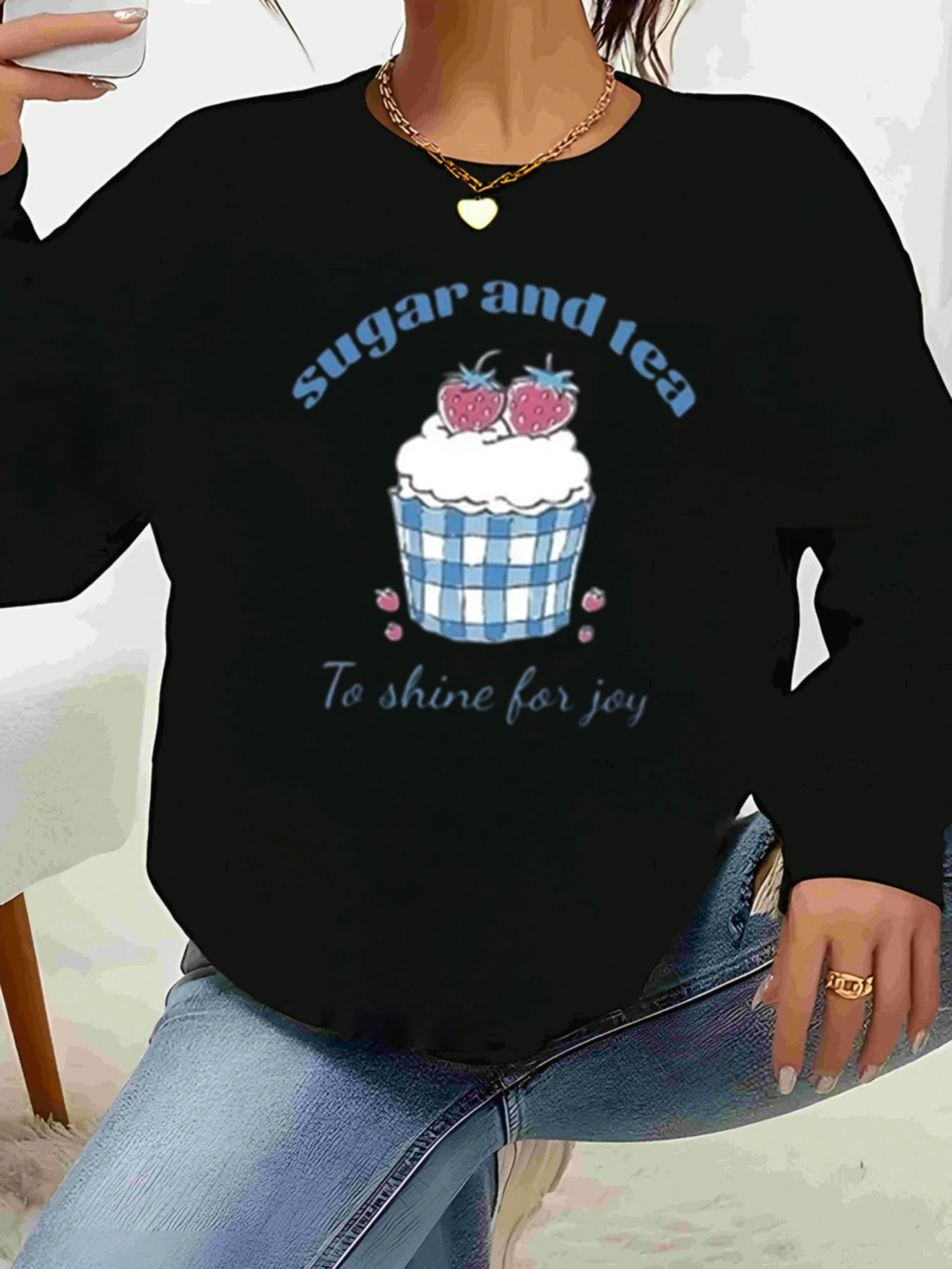 Топ с длинными рукавами и принтом кекса, весенняя повседневная одежда для женщин
Топ с длинными рукавами и принтом кекса, весенняя повседневная одежда для женщин