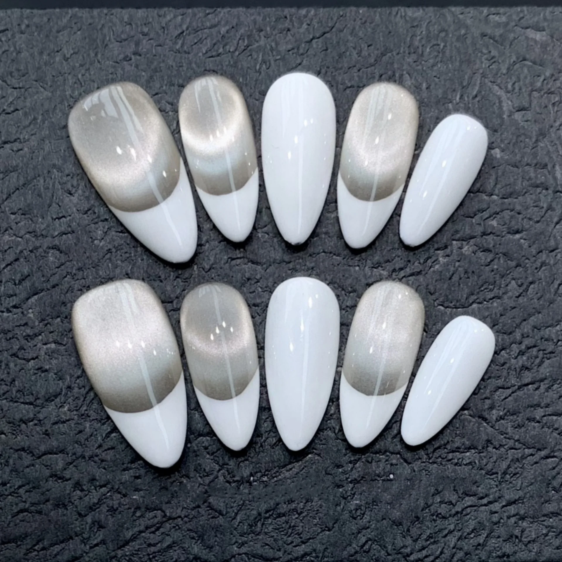 10pcs Simple French White Handmade Fake Nail Art Wearable Cat's Eye Design Mid-length Almond Nails Sets Press on False Nails Tip
10pcs Simple French White Handmade Fake Nail Art Wearable Cat's Eye Design Mid-length Almond Nails Sets Press on False Nails Tip