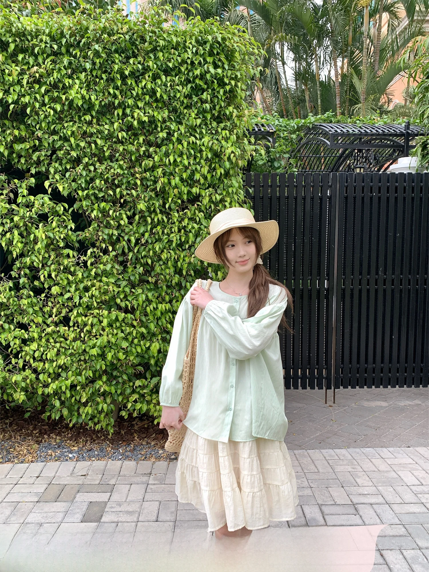 Casual Loose Bubble Sleeve round Neck Commute Shirt Women's Fashion Polyester Fiber Long Sleeve Slimming Top by Kong Zhen Fan
Casual Loose Bubble Sleeve round Neck Commute Shirt Women's Fashion Polyester Fiber Long Sleeve Slimming Top by Kong Zhen Fan
