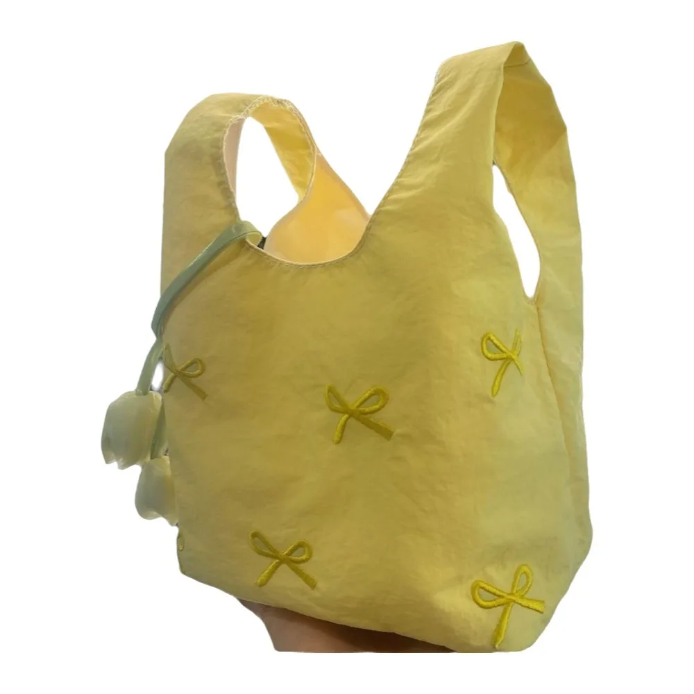 Cloth Flower Pendant Wrist Bag Chinese Style Bow Temperament Lunch Bag Tulip Storage Bag Embroidery Hanfu Handbag
Cloth Flower Pendant Wrist Bag Chinese Style Bow Temperament Lunch Bag Tulip Storage Bag Embroidery Hanfu Handbag