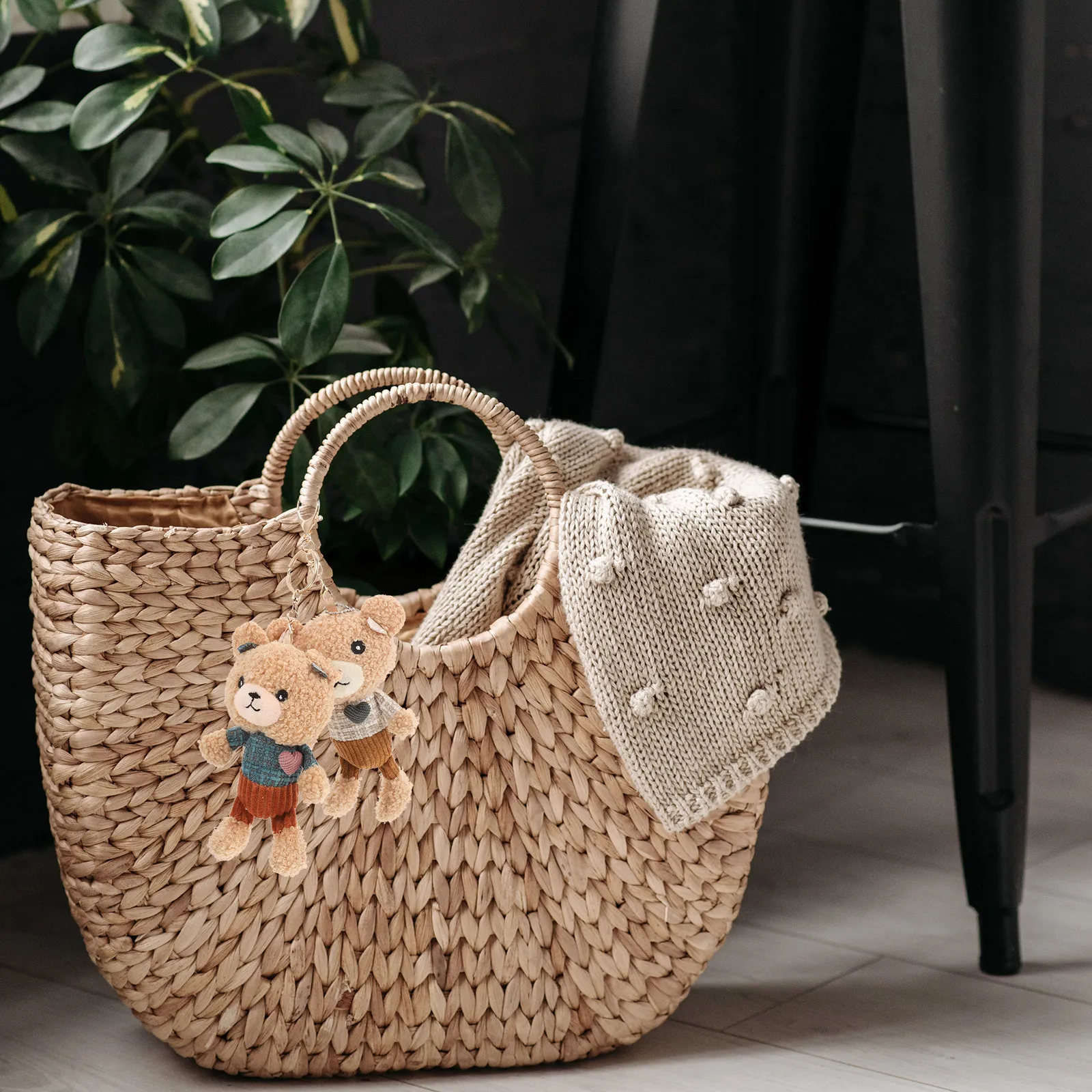 2 шт. Брелоки-подвески в виде мультяшных медведей, мягкие, для сумок, ключей, рюкзаков, кошельков, украшения для автомобиля
2 шт. Брелоки-подвески в виде мультяшных медведей, мягкие, для сумок, ключей, рюкзаков, кошельков, украшения для автомобиля