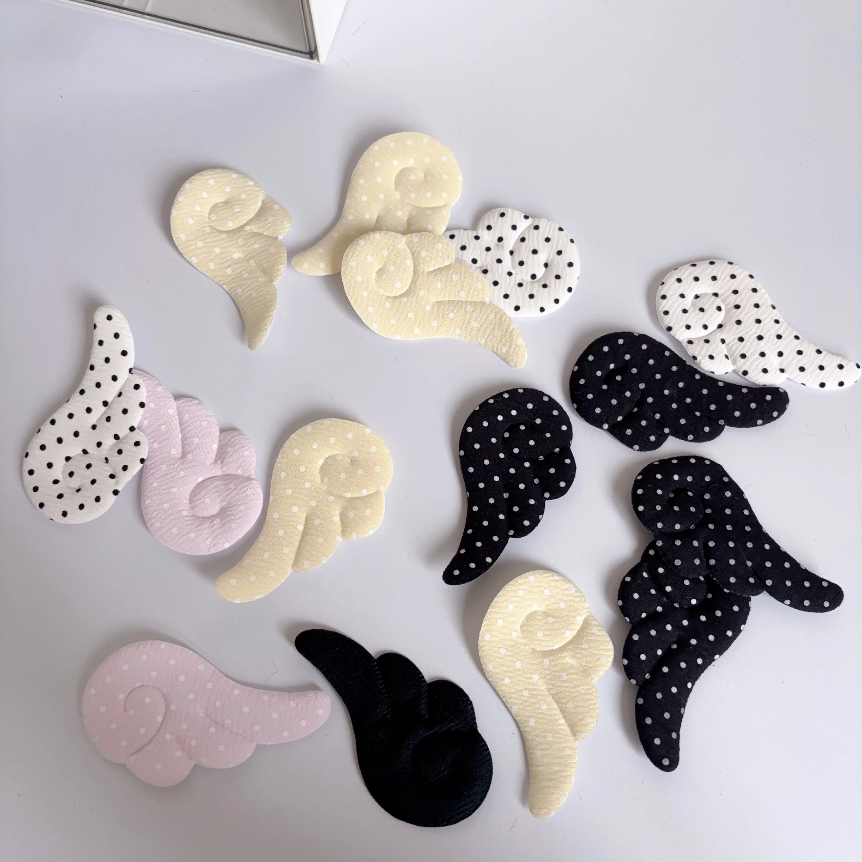 40/20 Polka Dot Plush Wings, Handmade Pair, Material: Plush Fluffy Wing Shape Accessories
40/20 Polka Dot Plush Wings, Handmade Pair, Material: Plush Fluffy Wing Shape Accessories