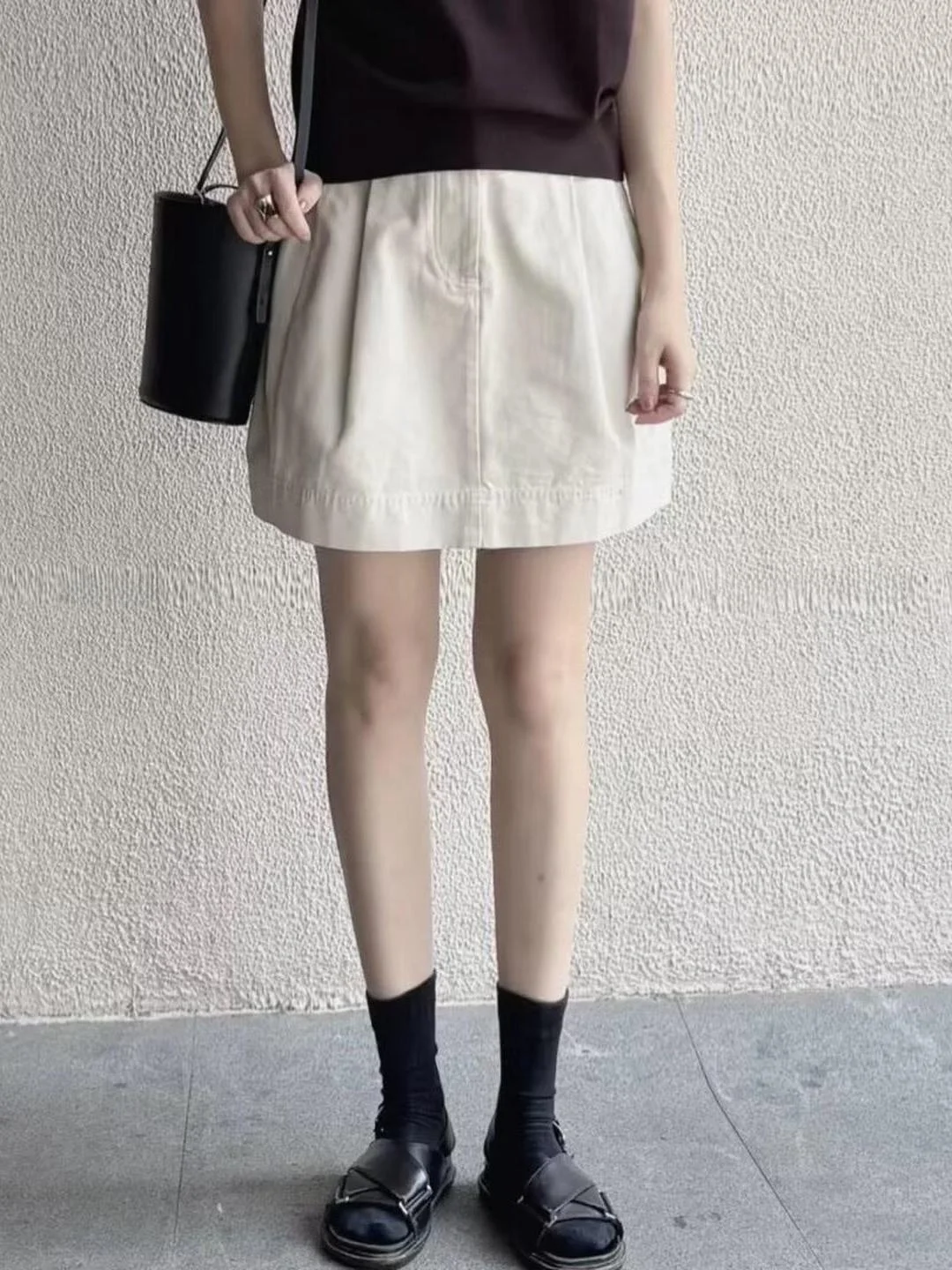 Ранняя осень, расклешенная юбка, женская повседневная джинсовая юбка-шаровары с завышенной талией, боковая молния, удобная для путешествий
Ранняя осень, расклешенная юбка, женская повседневная джинсовая юбка-шаровары с завышенной талией, боковая молния, удобная для путешествий