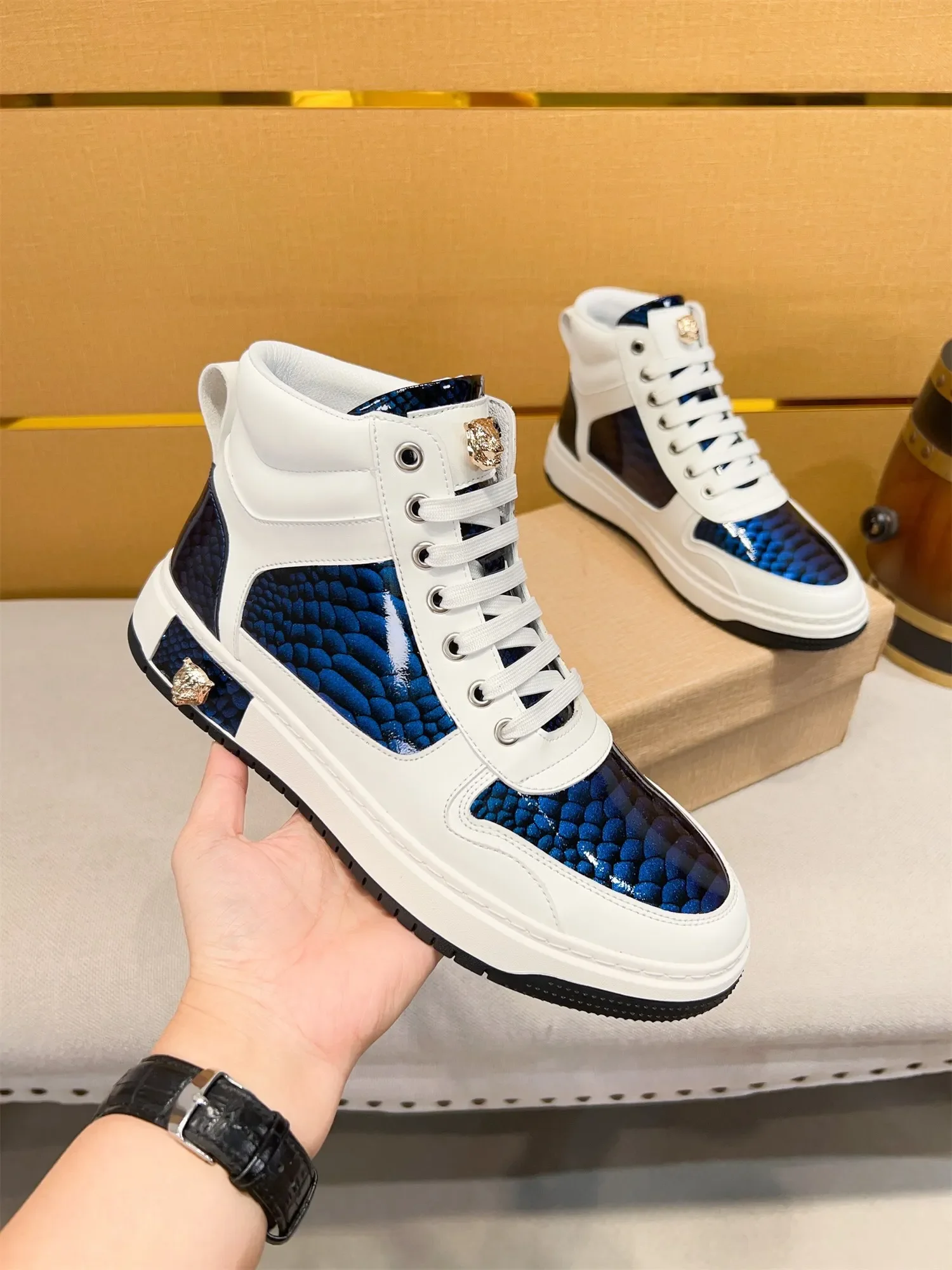 Men Shoes European Leather Casual Shoes Man Sneakers Spring Autumn Trend Flat Skate Shoes for Men Youth Street Fashion Loafers
Men Shoes European Leather Casual Shoes Man Sneakers Spring Autumn Trend Flat Skate Shoes for Men Youth Street Fashion Loafers