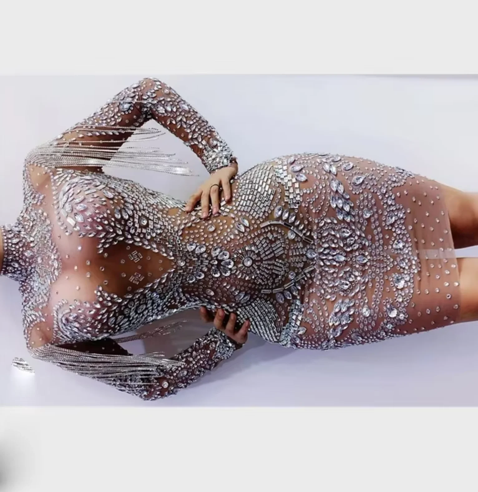 Женское вечернее платье для бара, танцовщицы, блестящее прозрачное платье со стразами для певицы, женский сетчатый наряд для празднования дня рождения
Женское вечернее платье для бара, танцовщицы, блестящее прозрачное платье со стразами для певицы, женский сетчатый наряд для празднования дня рождения