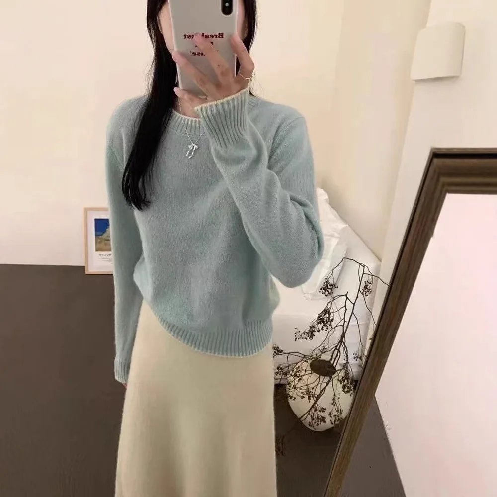 Woolen Sweater Women's Round Neck Solid Color Gray Sweater 2025 Autumn and Winter New European Cashmere High-end Knitted Base
Woolen Sweater Women's Round Neck Solid Color Gray Sweater 2025 Autumn and Winter New European Cashmere High-end Knitted Base