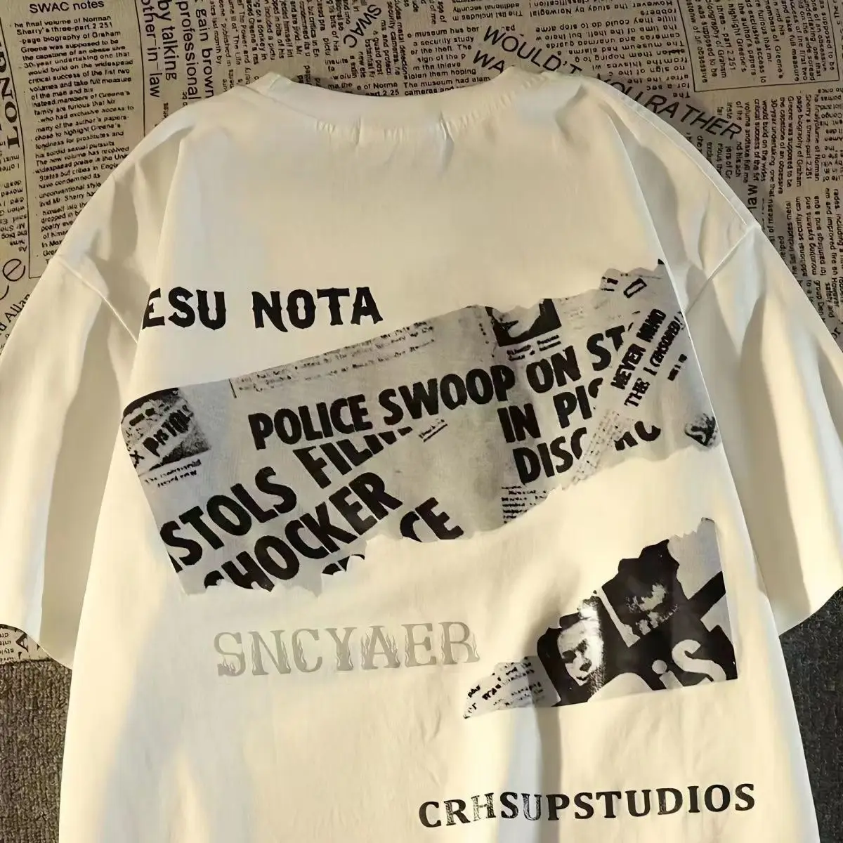 100% чистый хлопок, газета, с короткими рукавами, новый дизайн, корейская версия, свободный и универсальный топ для пар, модная женская футболка
100% чистый хлопок, газета, с короткими рукавами, новый дизайн, корейская версия, свободный и универсальный топ для пар, модная женская футболка