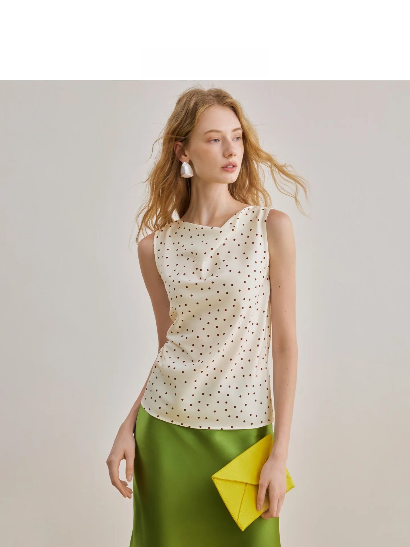 AEL Original Summer New Style Women's Casual Slim Fit Polka Dot Sleeveless Vest Fashionable Swing Collar Top Polyester Fiber
AEL Original Summer New Style Women's Casual Slim Fit Polka Dot Sleeveless Vest Fashionable Swing Collar Top Polyester Fiber