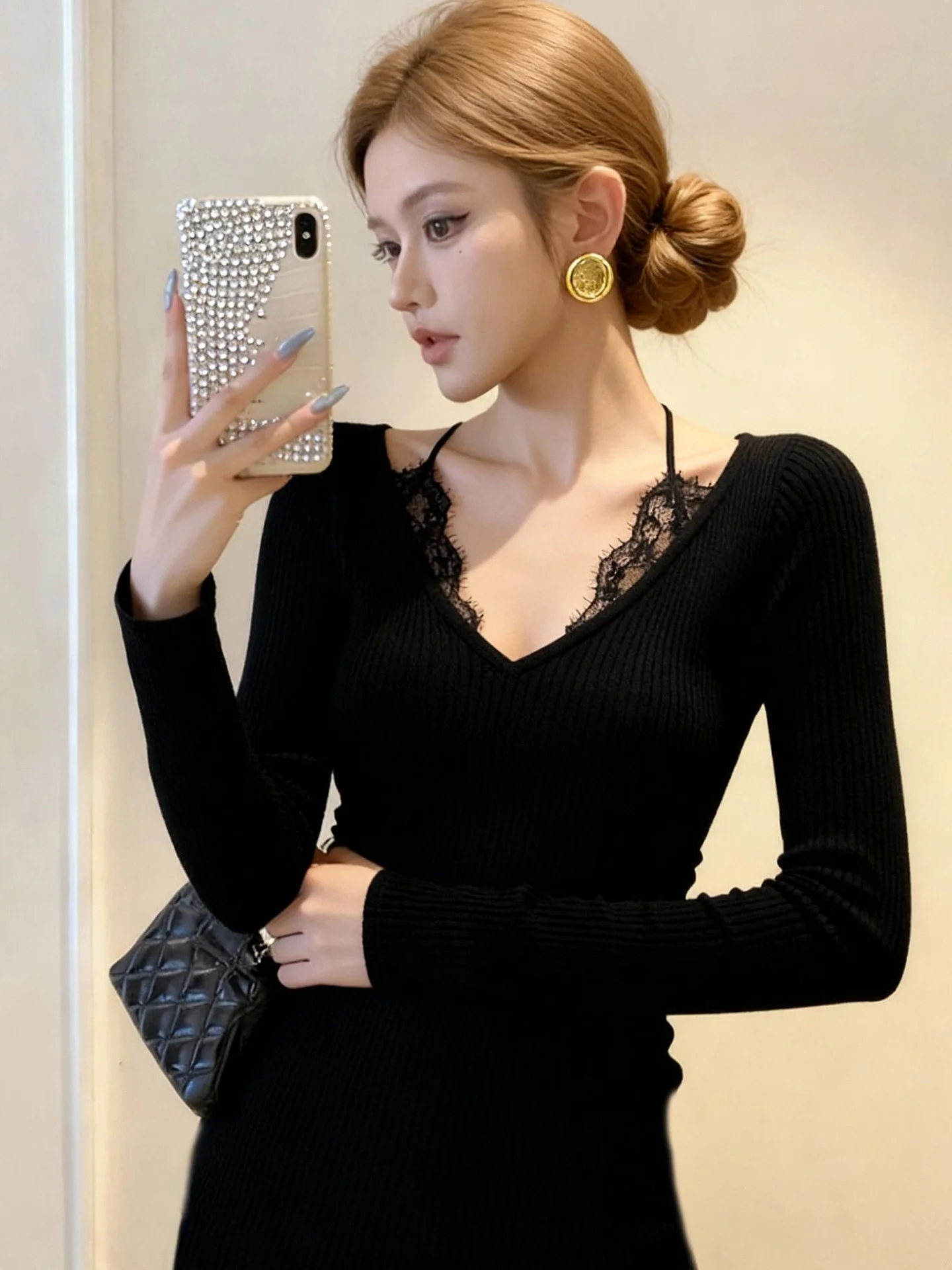Sexy Lace Trim Knitted Short Crop Top Women's Base Layer Shirt Trendy Inner Wear Short Style Bottoming Shirt for Autumn Winter
Sexy Lace Trim Knitted Short Crop Top Women's Base Layer Shirt Trendy Inner Wear Short Style Bottoming Shirt for Autumn Winter