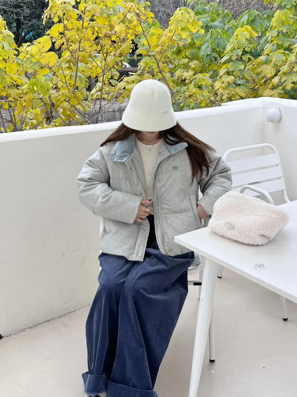 Модная утепленная серая хлопковая куртка с воротником-стойкой, женская зимняя новинка в корейском стиле, свободная универсальная верхняя одежда
Модная утепленная серая хлопковая куртка с воротником-стойкой, женская зимняя новинка в корейском стиле, свободная универсальная верхняя одежда