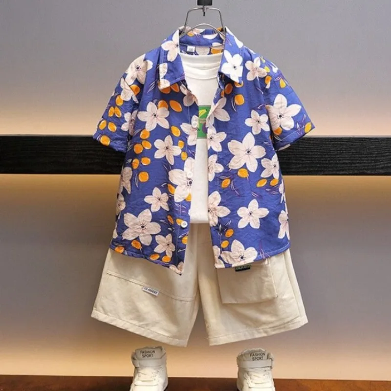 2026 New Boys' Floral Short Sleeved Shirt Blazer Shorts Set Summer Kids' Streetwear Casual Outfit
2026 New Boys' Floral Short Sleeved Shirt Blazer Shorts Set Summer Kids' Streetwear Casual Outfit