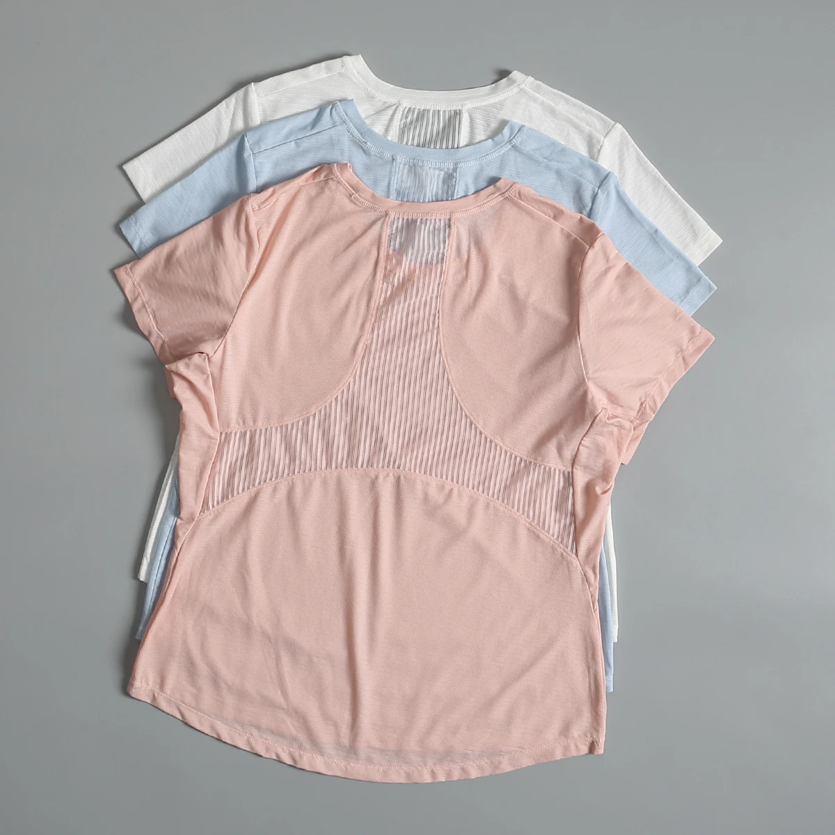 Loose running short-sleeved women's summer mesh breathable yoga quick-drying T-shirt top Pilates fitness sportswear
Loose running short-sleeved women's summer mesh breathable yoga quick-drying T-shirt top Pilates fitness sportswear