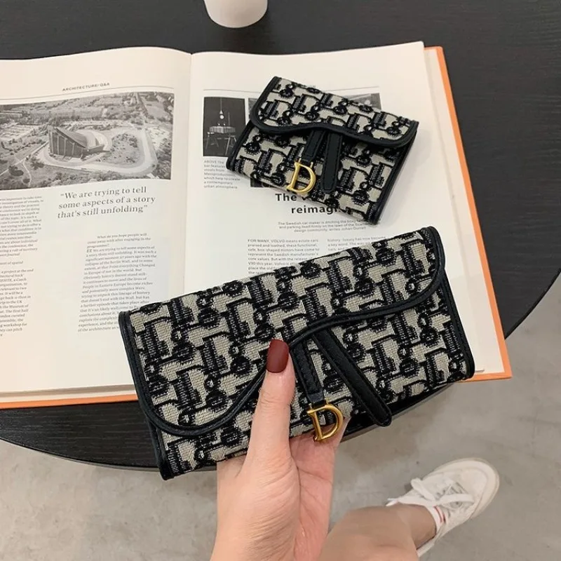 Ladies Handbag Retro Maillard Style Underarm Bag Crossbody Purse For Daily Use And Weekend Travel
Ladies Handbag Retro Maillard Style Underarm Bag Crossbody Purse For Daily Use And Weekend Travel