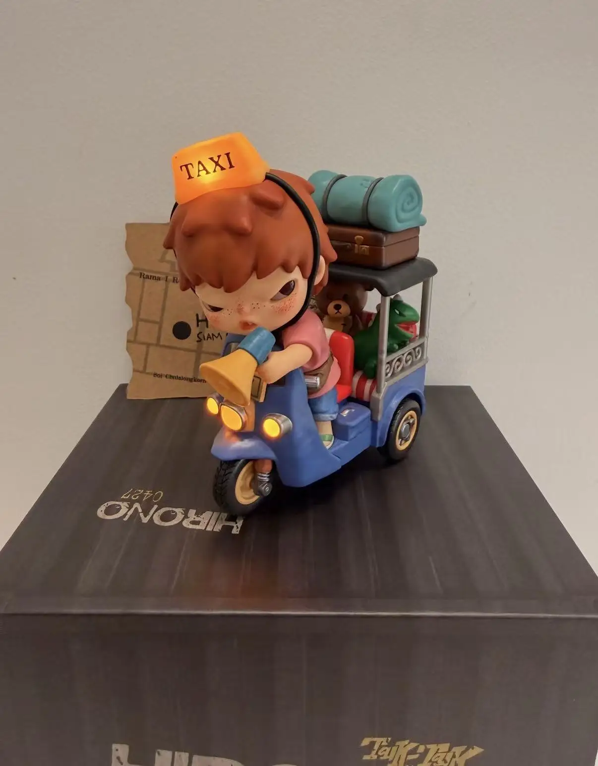 POPMART Hirono Tuk-Tuk Series Anime Action Figure - Girls Home Decor Desktop Doll Ornament Guess Bag Model Gift
POPMART Hirono Tuk-Tuk Series Anime Action Figure - Girls Home Decor Desktop Doll Ornament Guess Bag Model Gift