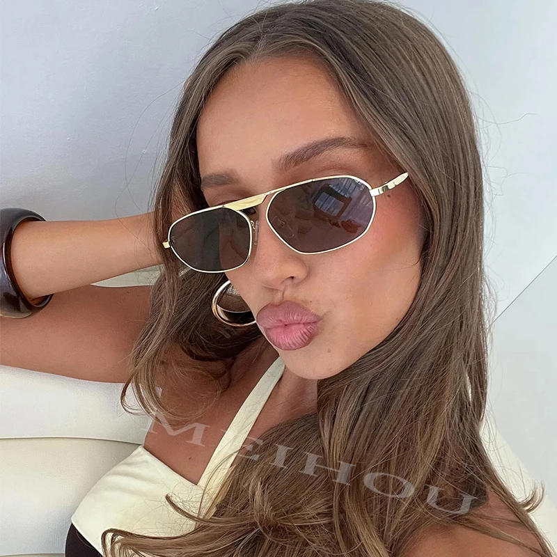 Fashion Retro Oval Women Sunglasses 2025 New Fashionable Rectangle Metal Frame Sun Glasses Ladies Shades UV400 Eyewear
Fashion Retro Oval Women Sunglasses 2025 New Fashionable Rectangle Metal Frame Sun Glasses Ladies Shades UV400 Eyewear