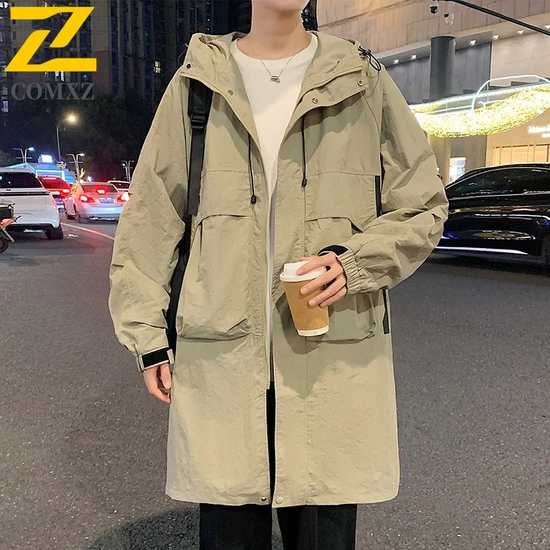 COMXZ легкая мужская куртка в корейском стиле, удобный плащ с капюшоном длиной до колена, ветрозащитная осенне-зимняя мужская одежда
COMXZ легкая мужская куртка в корейском стиле, удобный плащ с капюшоном длиной до колена, ветрозащитная осенне-зимняя мужская одежда