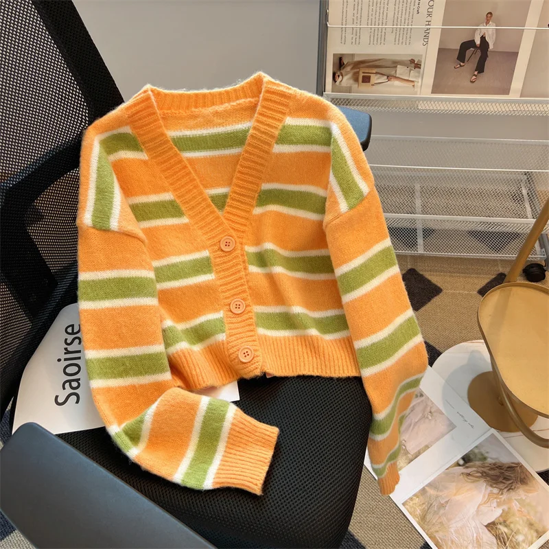 Contrast Striped V-neck Sweater For women Autumn 2023 New Long Sleeve Short Knit Cardigan Korean Loose Single Breasted Top
Contrast Striped V-neck Sweater For women Autumn 2023 New Long Sleeve Short Knit Cardigan Korean Loose Single Breasted Top